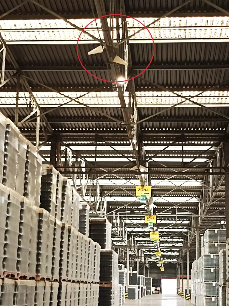 Antenas Yagi Stella Doradus instaladas en una planta de fabricación